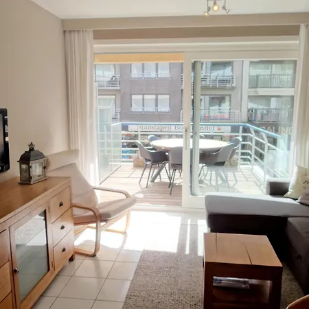 In Near The Beach, Cleaning Included Apartament Nieuwpoort